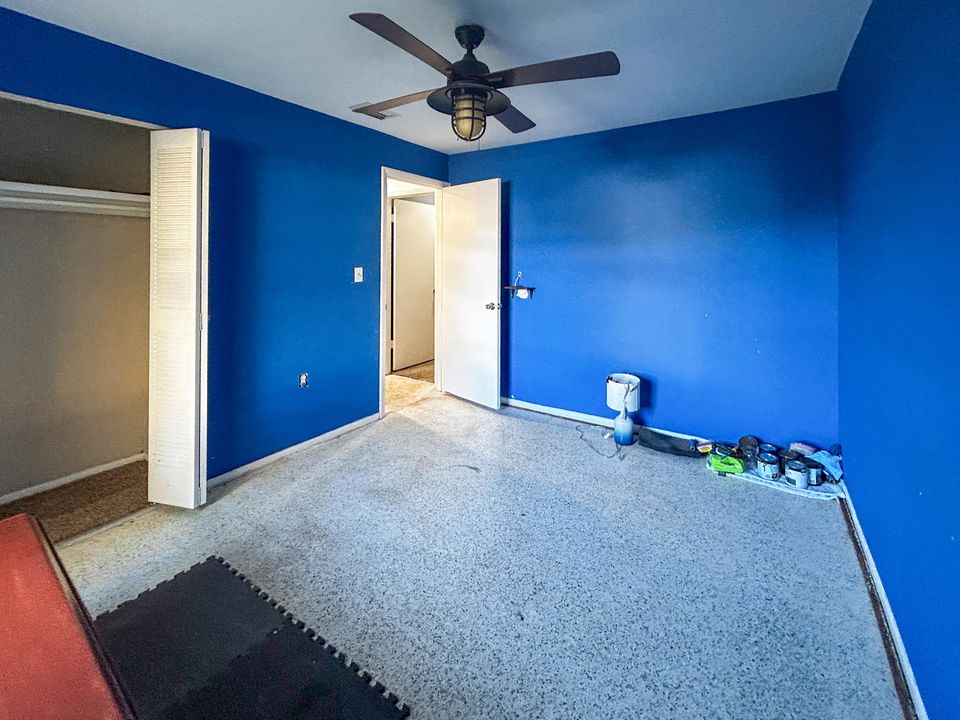 For Sale: $169,995 (2 beds, 2 baths, 927 Square Feet)