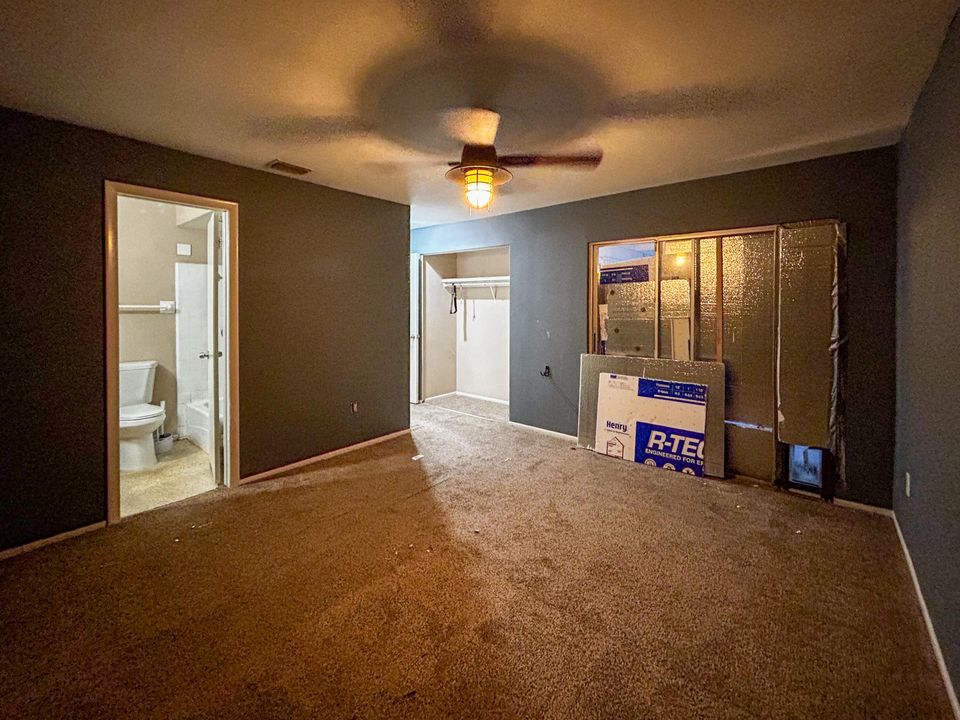 For Sale: $169,995 (2 beds, 2 baths, 927 Square Feet)