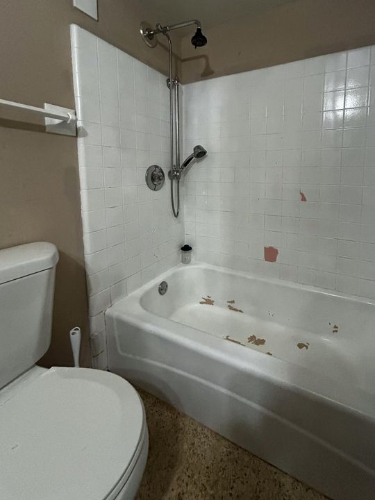 For Sale: $169,995 (2 beds, 2 baths, 927 Square Feet)