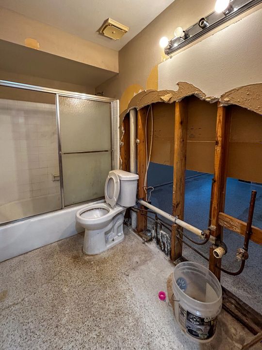 For Sale: $169,995 (2 beds, 2 baths, 927 Square Feet)