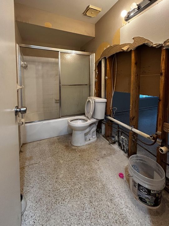 For Sale: $169,995 (2 beds, 2 baths, 927 Square Feet)