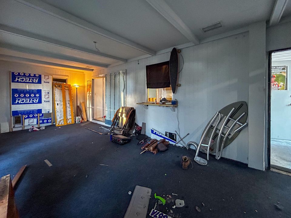 For Sale: $169,995 (2 beds, 2 baths, 927 Square Feet)