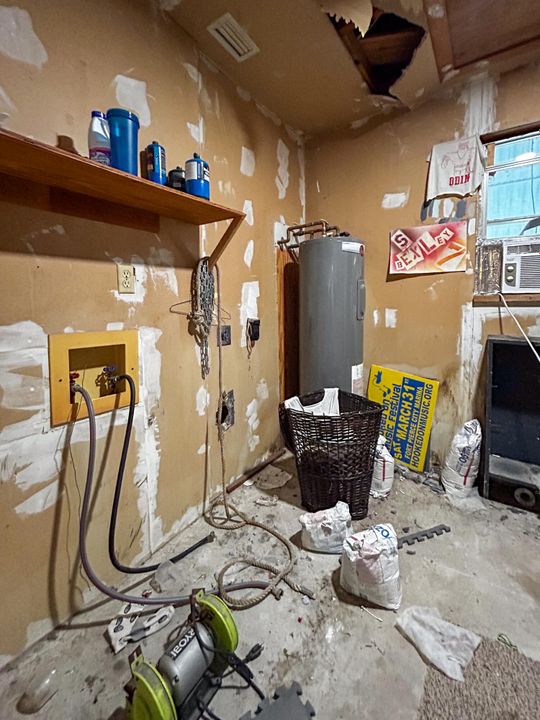 For Sale: $169,995 (2 beds, 2 baths, 927 Square Feet)