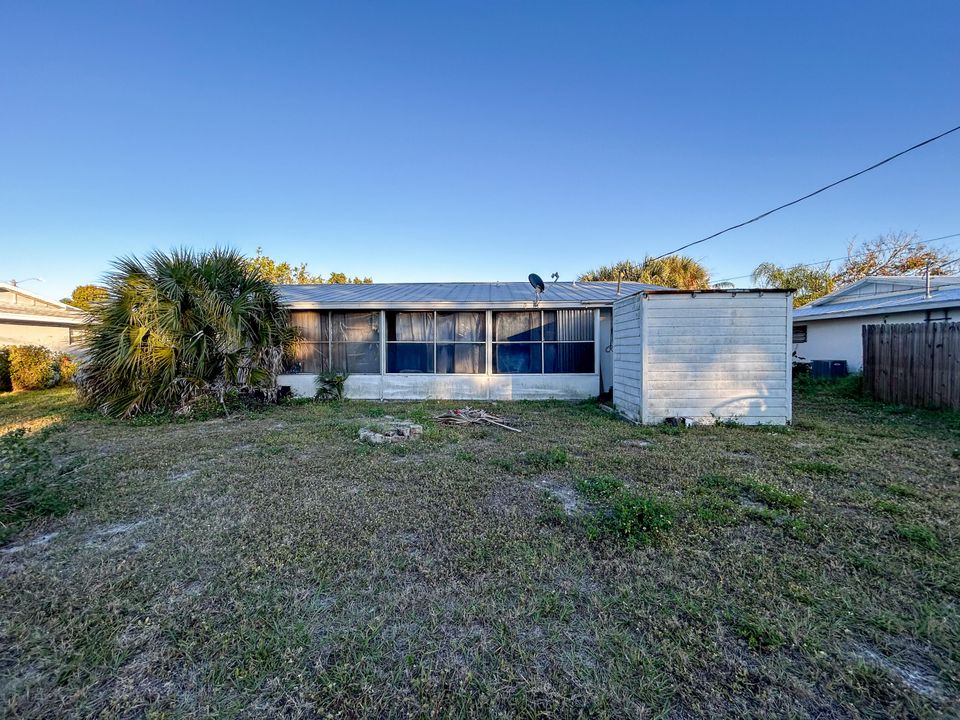 For Sale: $169,995 (2 beds, 2 baths, 927 Square Feet)