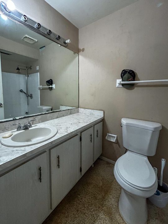 For Sale: $169,995 (2 beds, 2 baths, 927 Square Feet)