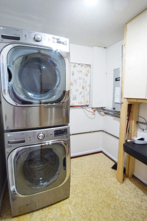 For Sale: $475,000 (3 beds, 2 baths, 1578 Square Feet)