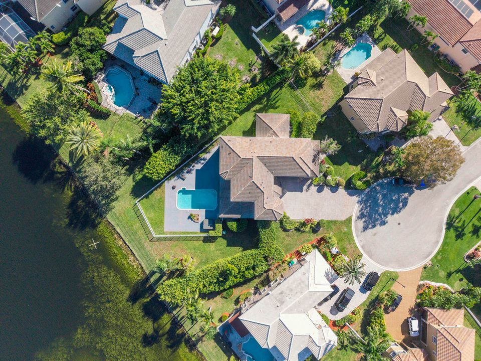 На продажу: $1,299,000 (7 спален, 4 ванн, 4052 Квадратных фут)