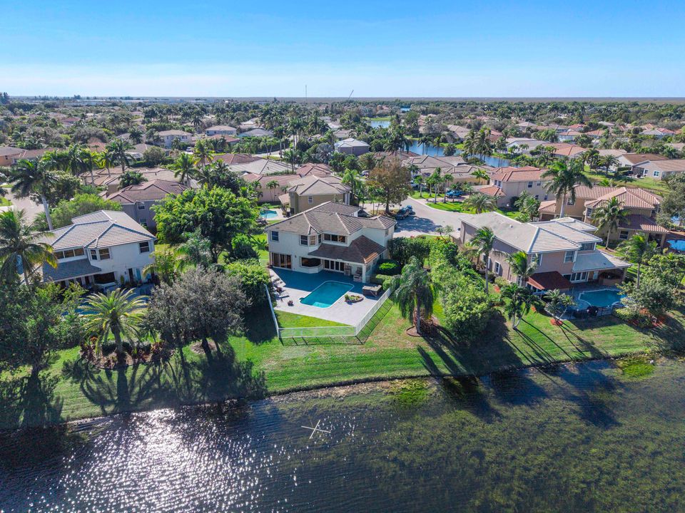 На продажу: $1,299,000 (7 спален, 4 ванн, 4052 Квадратных фут)