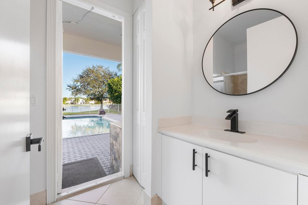 На продажу: $1,299,000 (7 спален, 4 ванн, 4052 Квадратных фут)