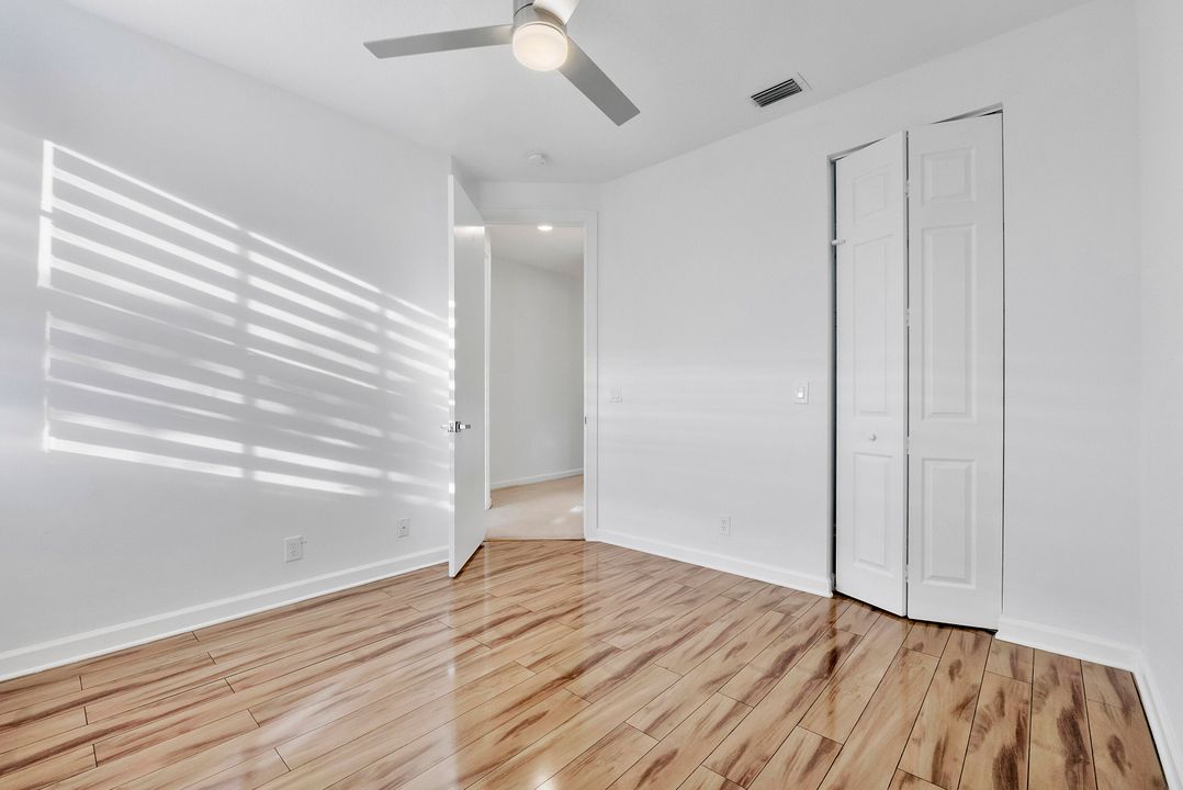 На продажу: $1,299,000 (7 спален, 4 ванн, 4052 Квадратных фут)