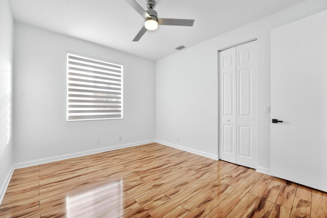 На продажу: $1,299,000 (7 спален, 4 ванн, 4052 Квадратных фут)