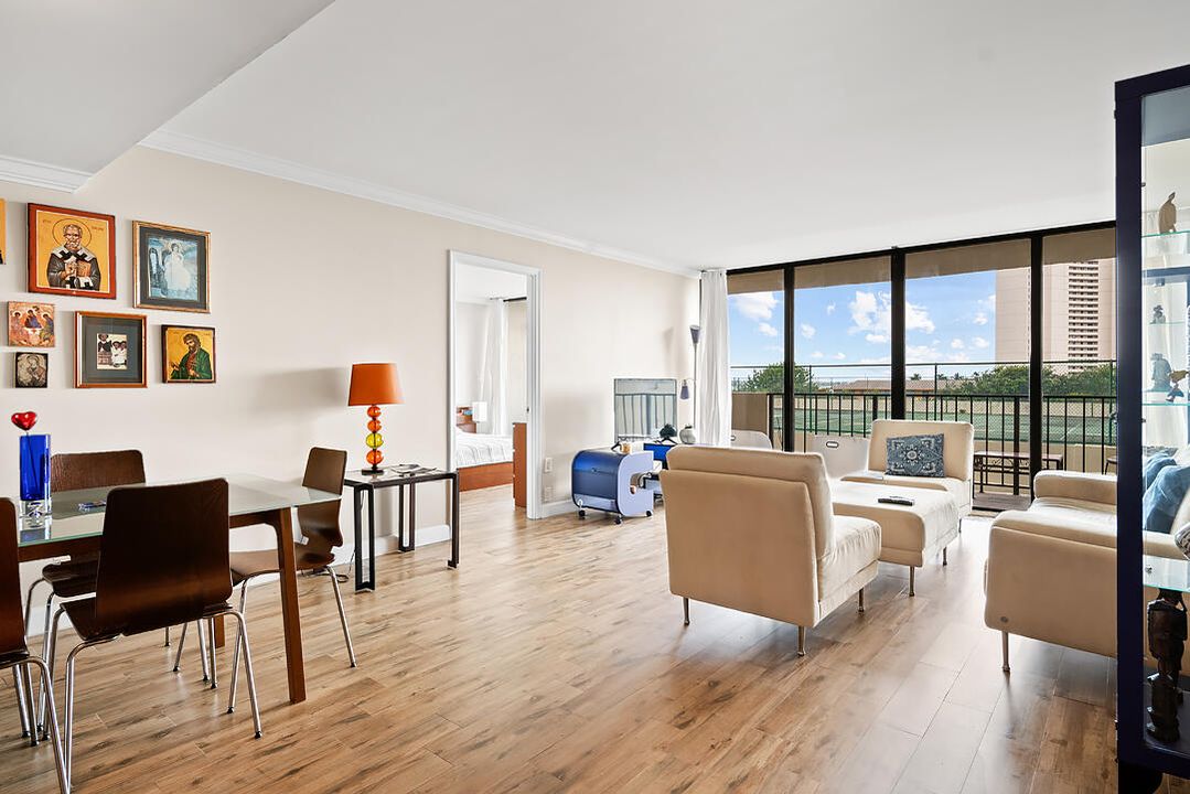 For Rent: $2,550 (2 beds, 2 baths, 1170 Square Feet)