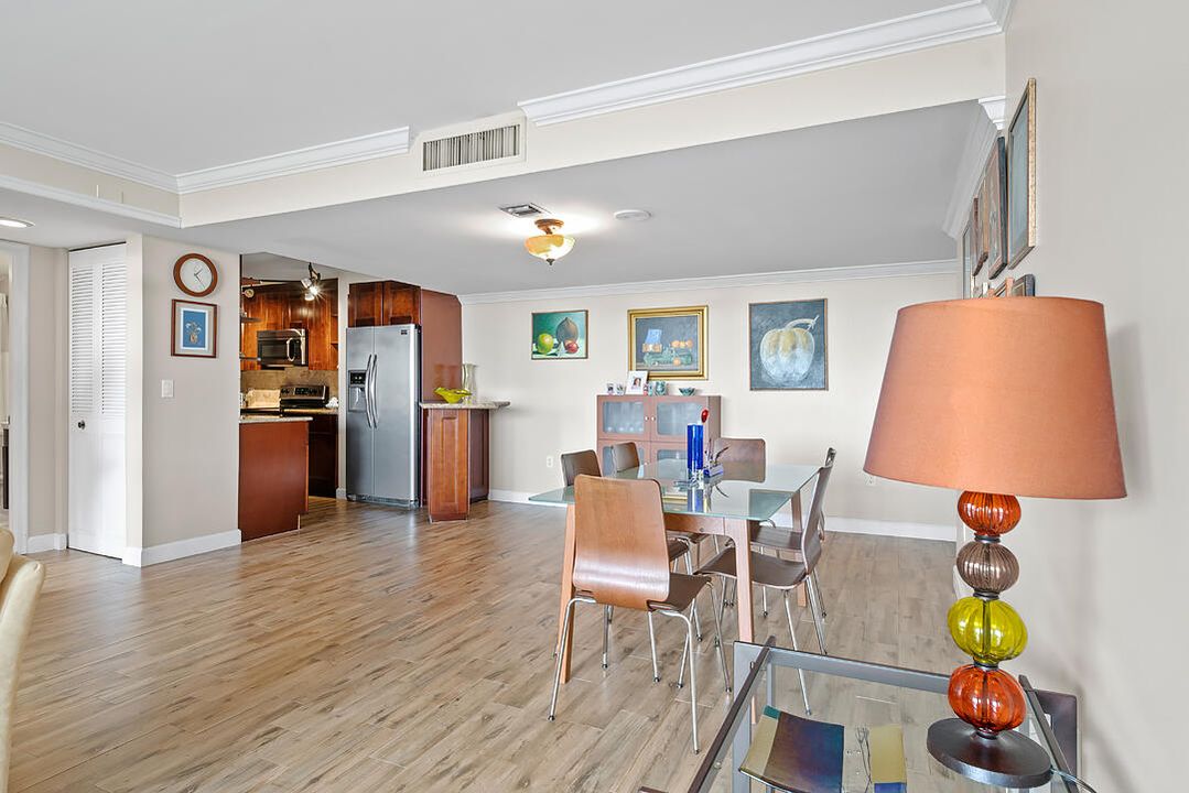 For Rent: $2,550 (2 beds, 2 baths, 1170 Square Feet)