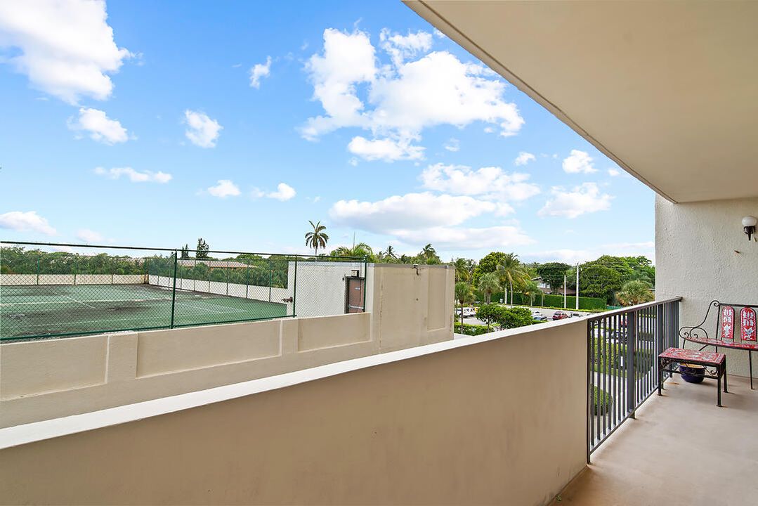 For Rent: $2,550 (2 beds, 2 baths, 1170 Square Feet)