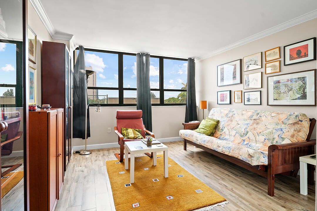 For Rent: $2,550 (2 beds, 2 baths, 1170 Square Feet)