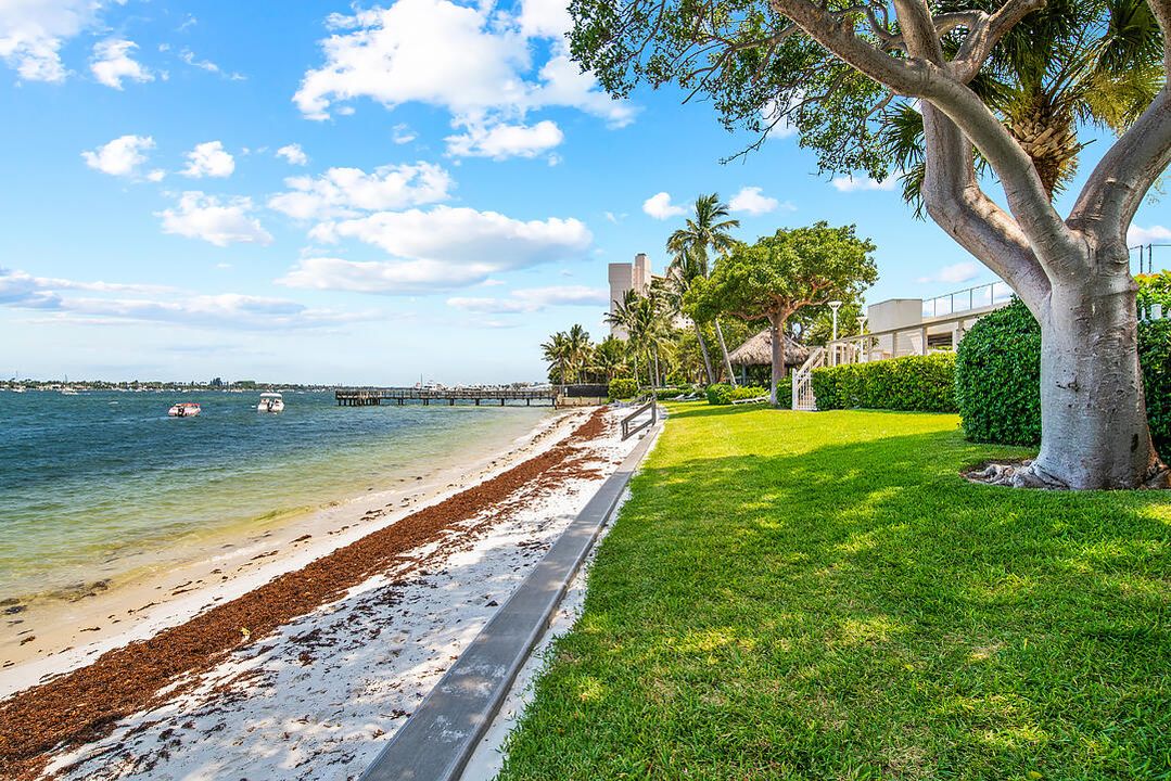 For Rent: $2,550 (2 beds, 2 baths, 1170 Square Feet)