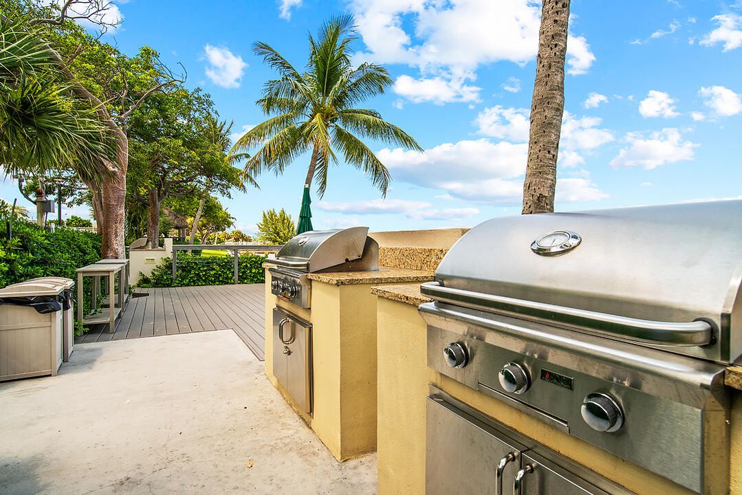 For Rent: $2,550 (2 beds, 2 baths, 1170 Square Feet)