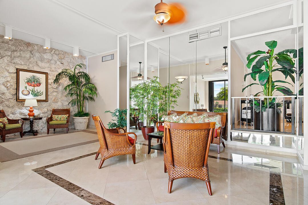 For Rent: $2,550 (2 beds, 2 baths, 1170 Square Feet)