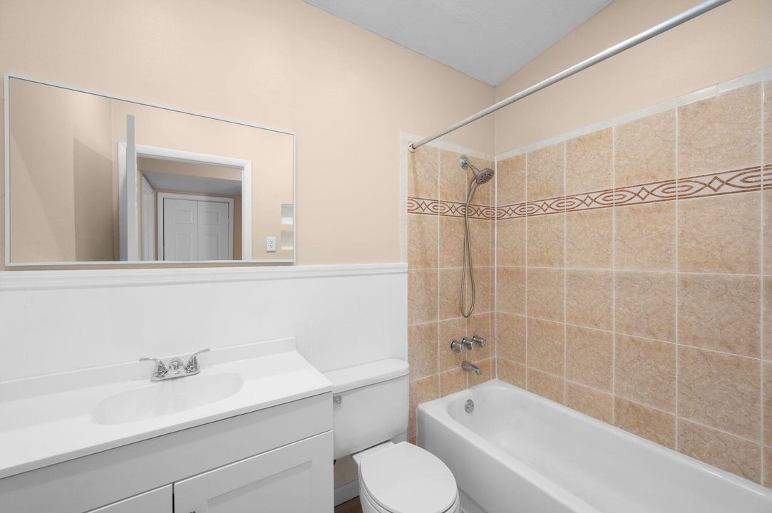 На продажу: $219,971 (3 спален, 1 ванн, 1330 Квадратных фут)