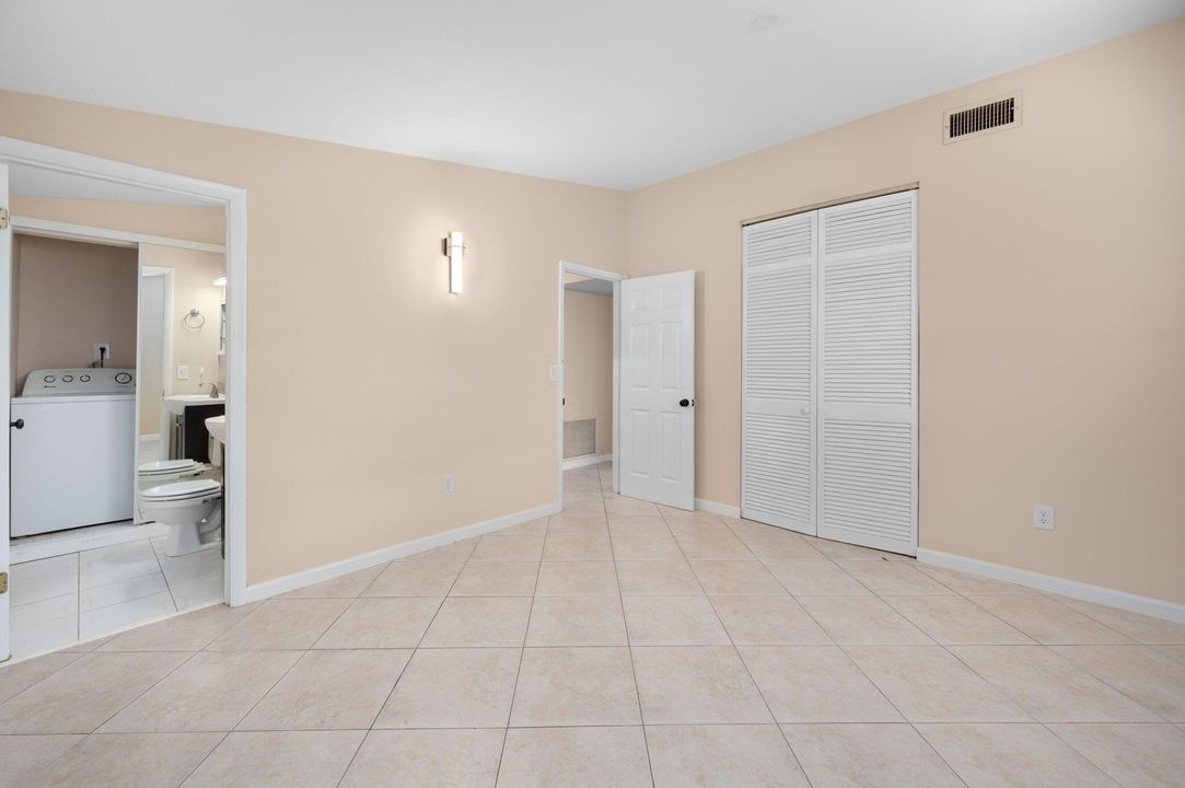 На продажу: $219,971 (3 спален, 1 ванн, 1330 Квадратных фут)