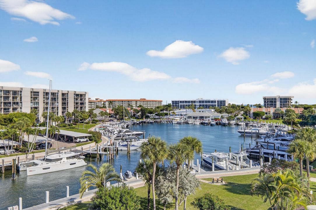 На продажу: $849,000 (2 спален, 2 ванн, 1305 Квадратных фут)