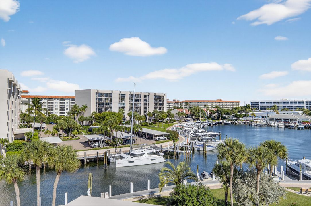 На продажу: $849,000 (2 спален, 2 ванн, 1305 Квадратных фут)