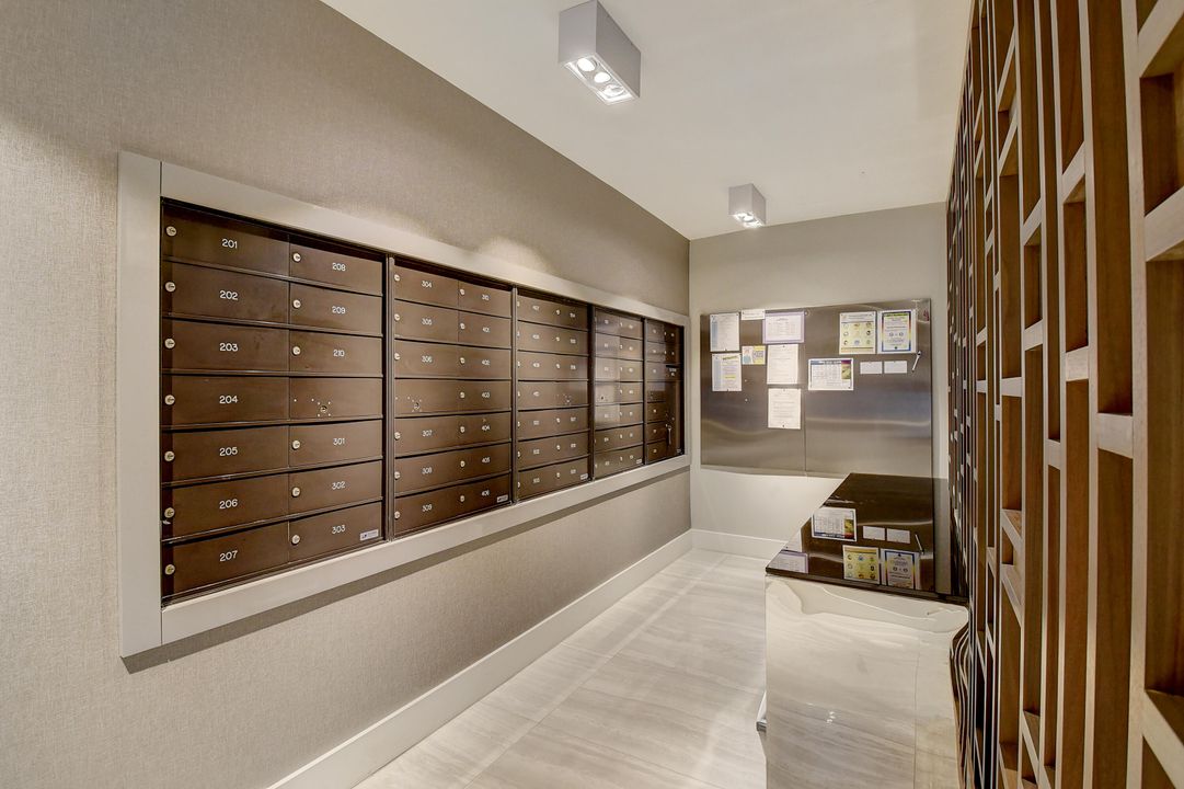 На продажу: $849,000 (2 спален, 2 ванн, 1305 Квадратных фут)