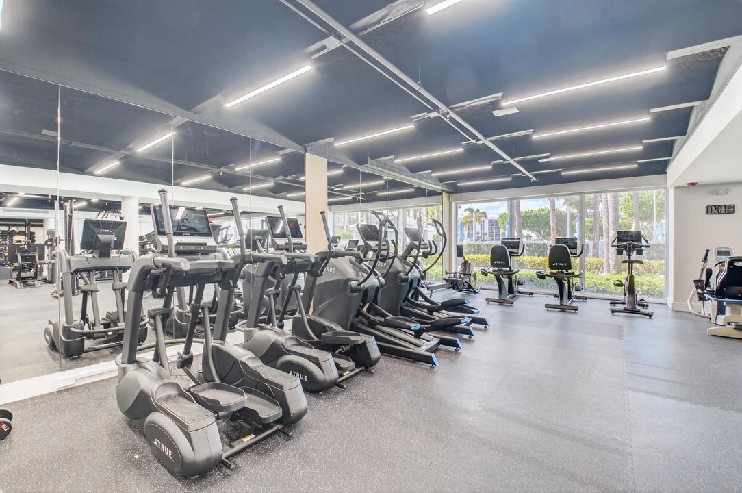 На продажу: $849,000 (2 спален, 2 ванн, 1305 Квадратных фут)