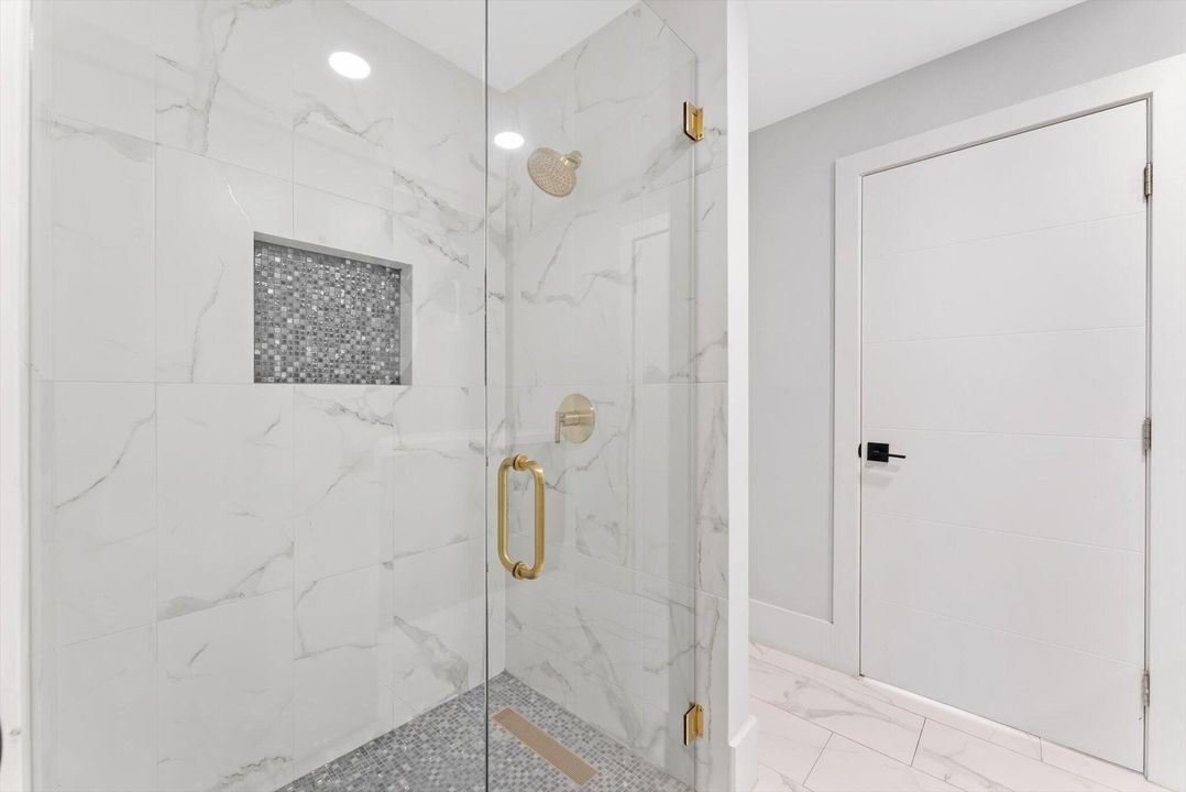 En Venta: $1,900,000 (4 camas, 3 baños, 3150 Pies cuadrados)