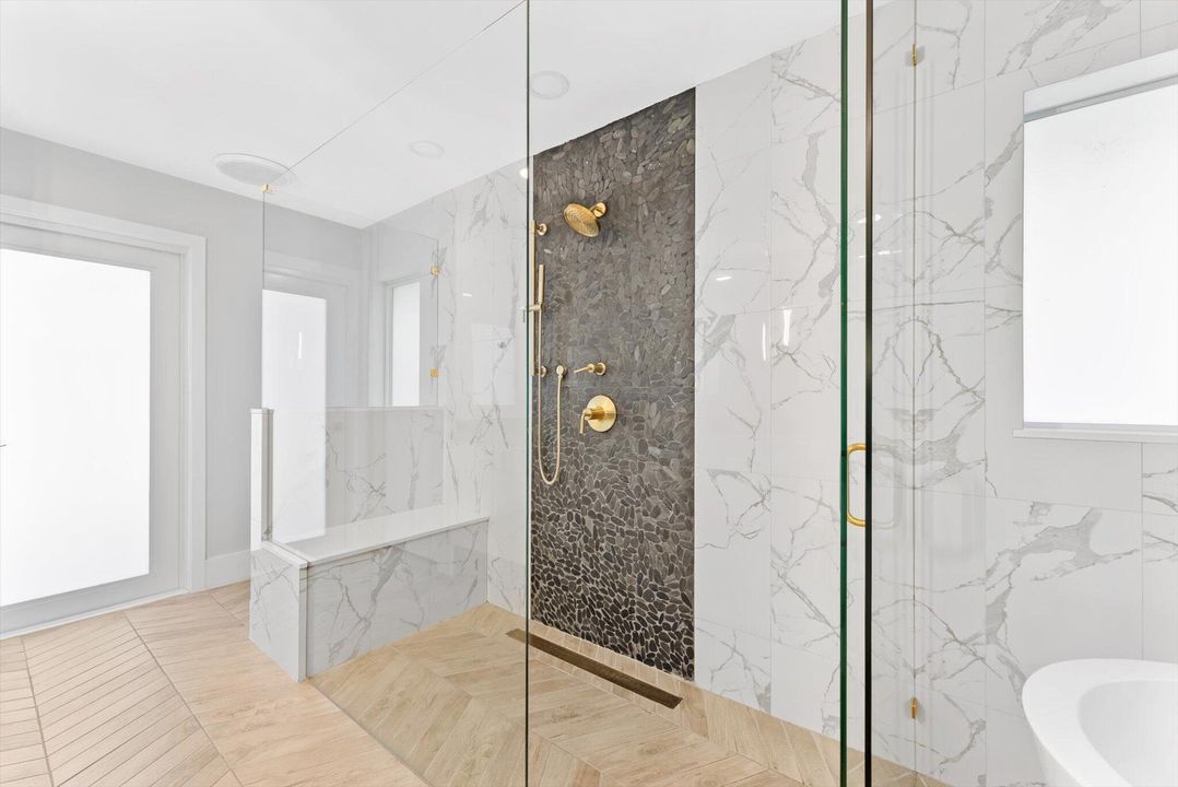 En Venta: $1,900,000 (4 camas, 3 baños, 3150 Pies cuadrados)