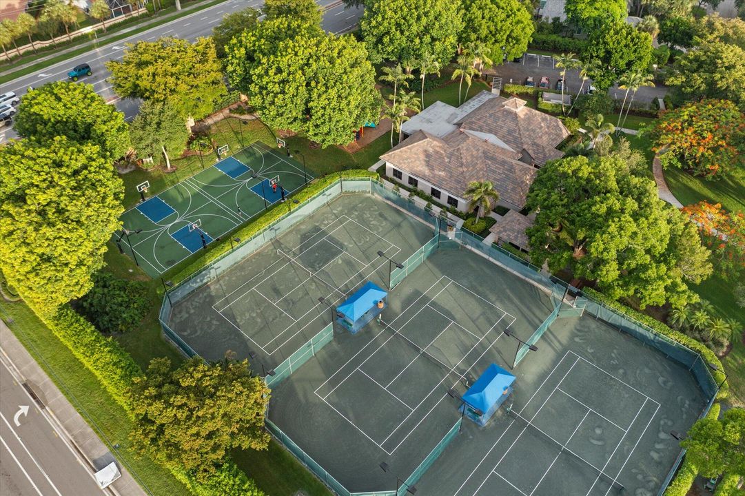 En Venta: $1,900,000 (4 camas, 3 baños, 3150 Pies cuadrados)