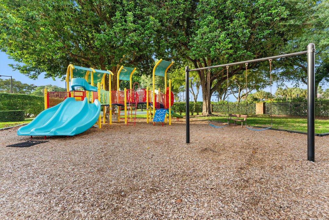 En Venta: $1,900,000 (4 camas, 3 baños, 3150 Pies cuadrados)