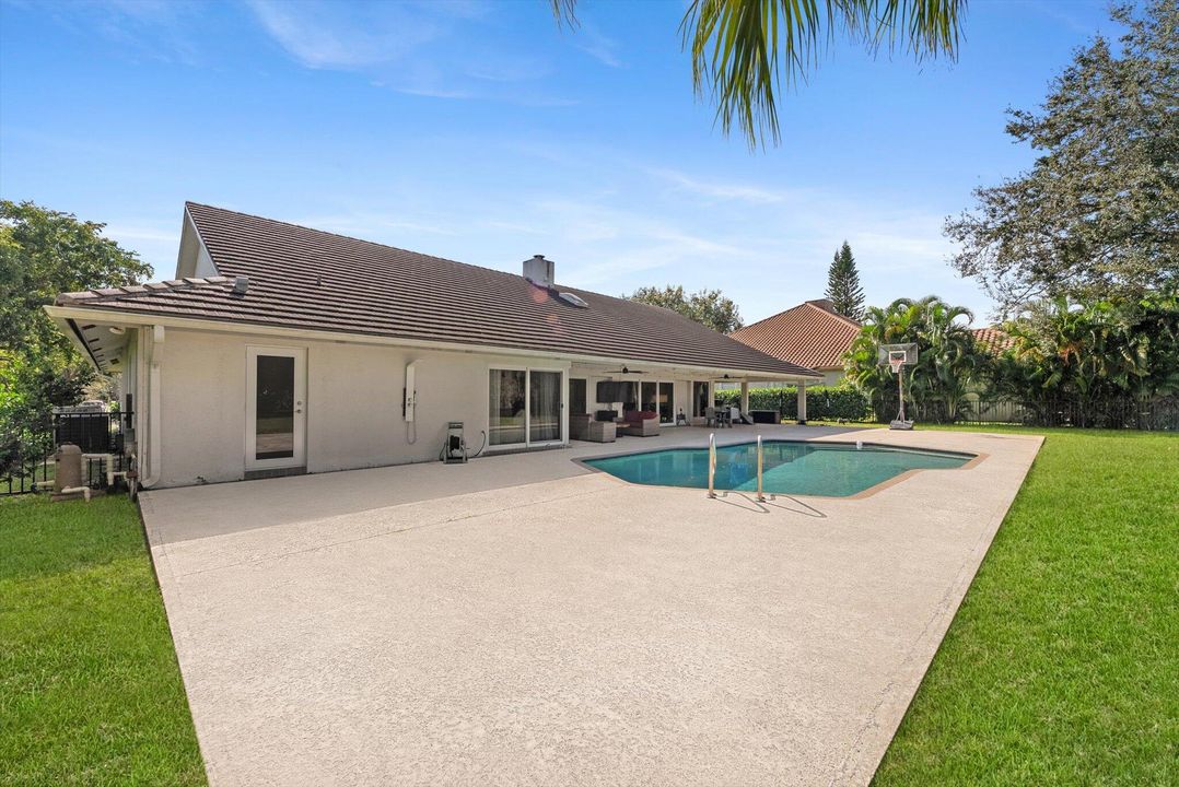 En Venta: $1,900,000 (4 camas, 3 baños, 3150 Pies cuadrados)