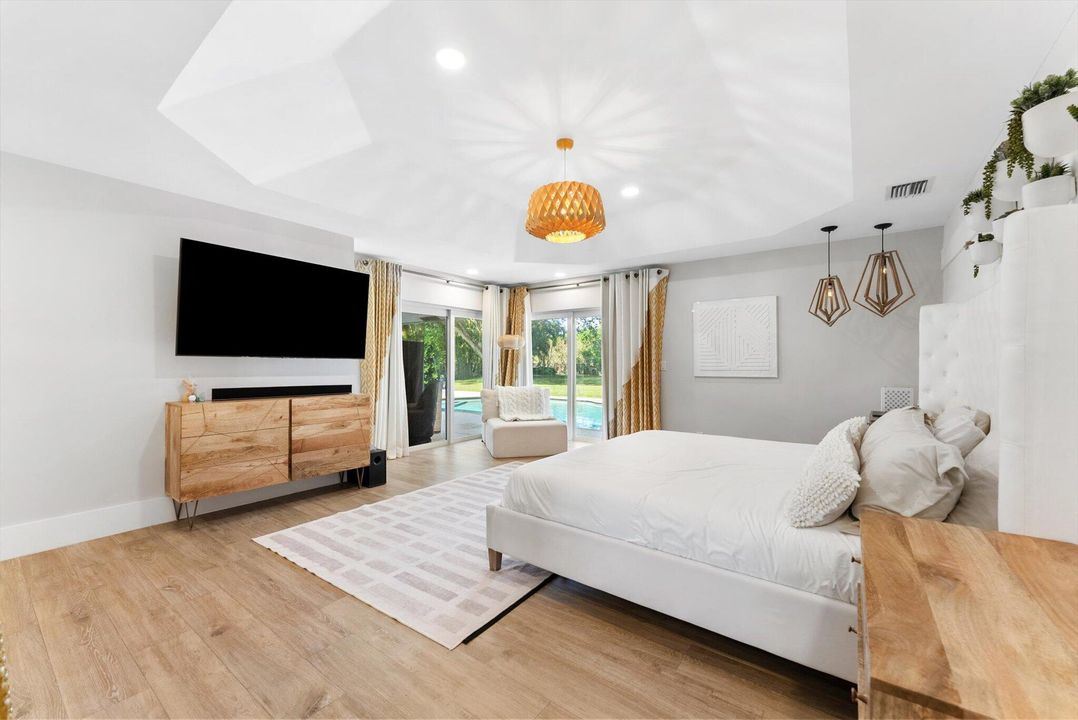 En Venta: $1,900,000 (4 camas, 3 baños, 3150 Pies cuadrados)