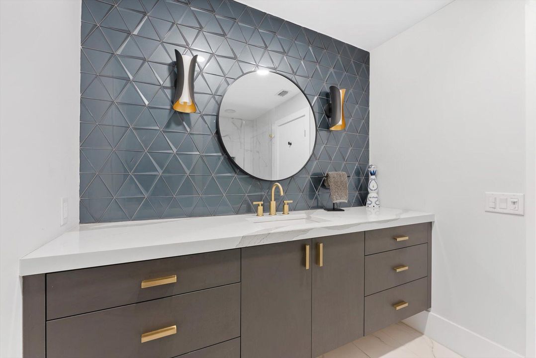 En Venta: $1,900,000 (4 camas, 3 baños, 3150 Pies cuadrados)