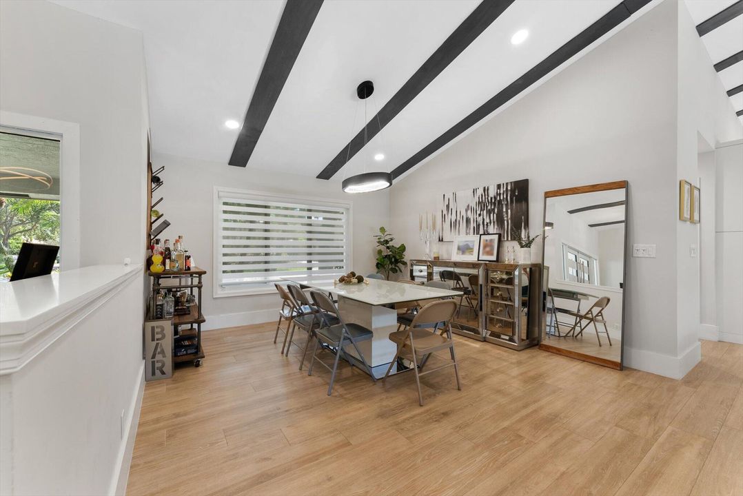 En Venta: $1,900,000 (4 camas, 3 baños, 3150 Pies cuadrados)