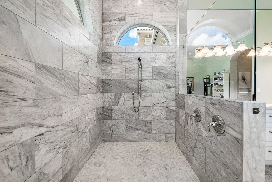 En Venta: $4,499,000 (6 camas, 6 baños, 5853 Pies cuadrados)