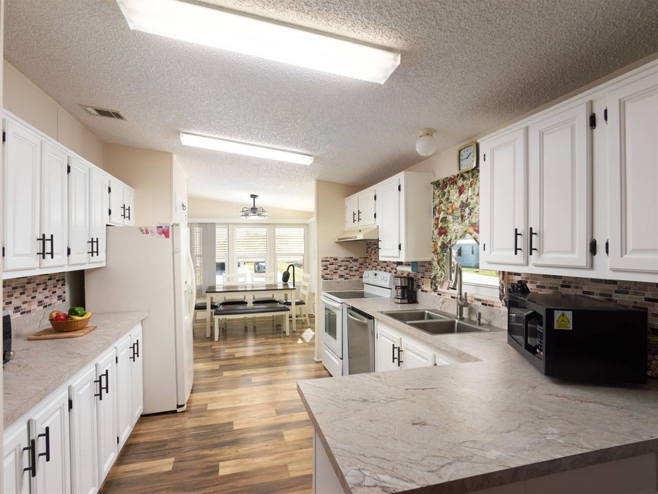 For Sale: $224,900 (3 beds, 2 baths, 1574 Square Feet)