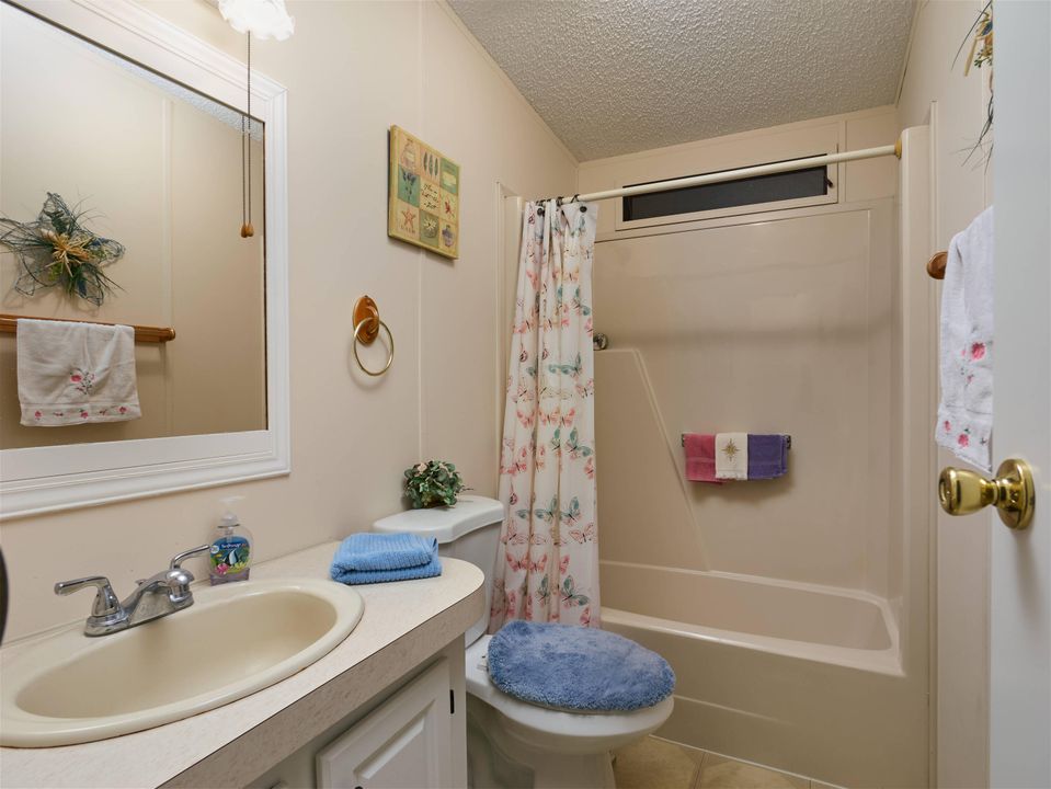 For Sale: $224,900 (3 beds, 2 baths, 1574 Square Feet)