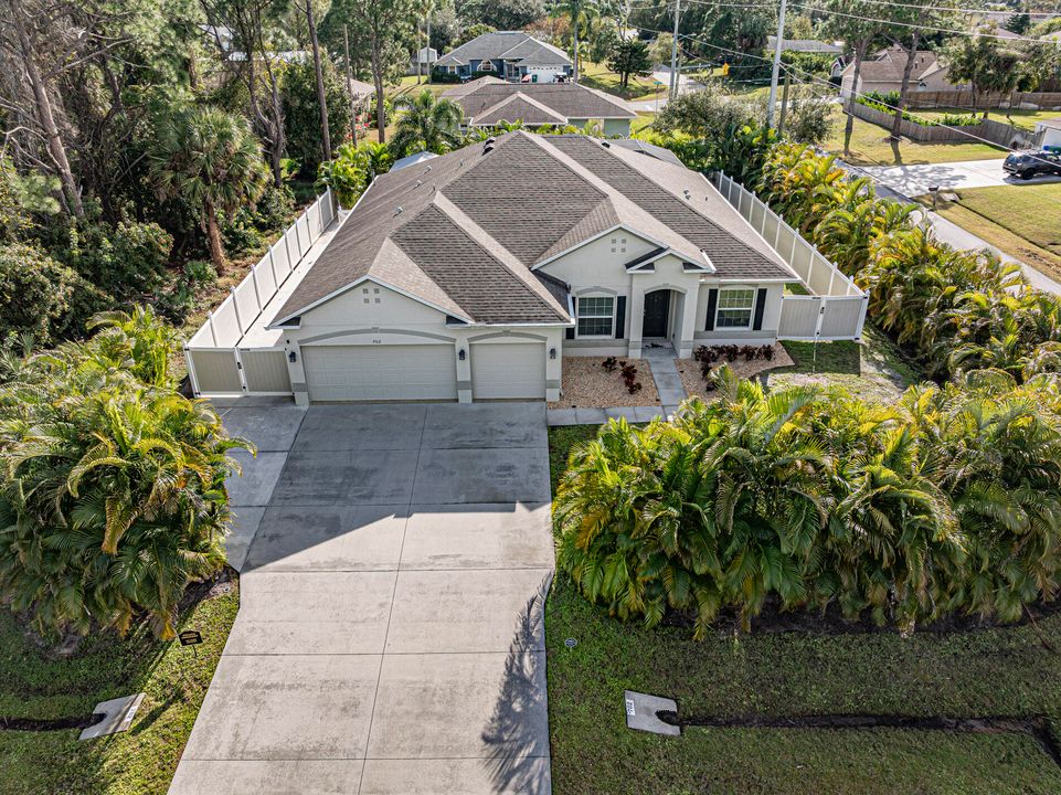 For Sale: $629,900 (4 beds, 3 baths, 2447 Square Feet)