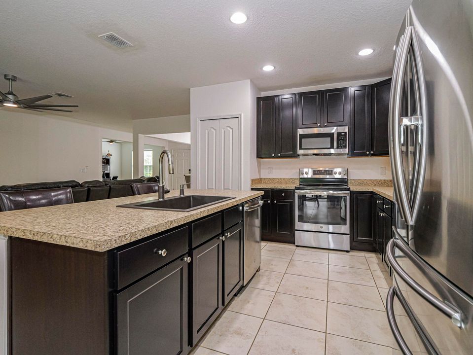 For Sale: $629,900 (4 beds, 3 baths, 2447 Square Feet)