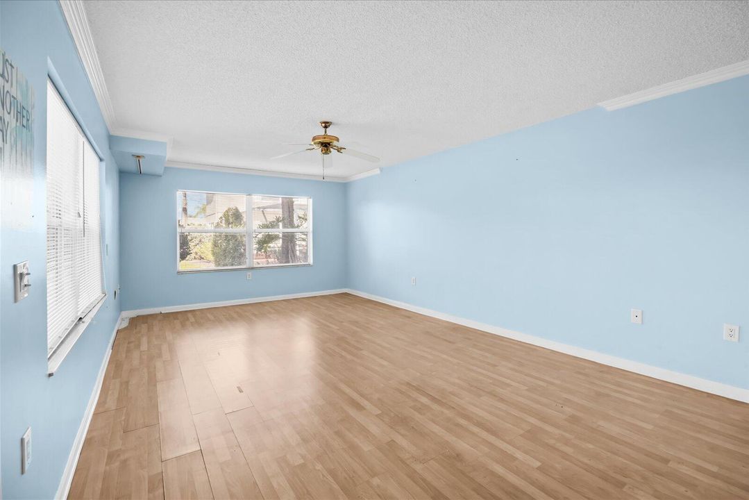 En Venta: $215,000 (2 camas, 2 baños, 1374 Pies cuadrados)