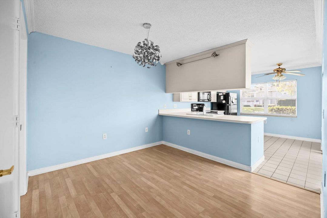 En Venta: $215,000 (2 camas, 2 baños, 1374 Pies cuadrados)