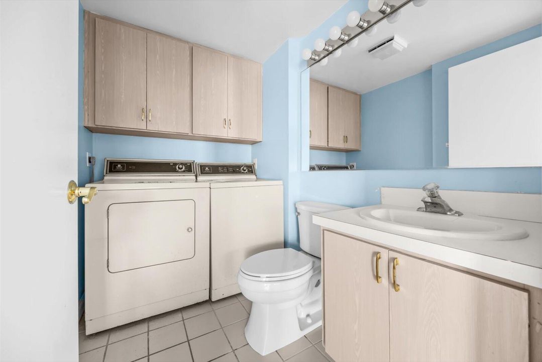 En Venta: $215,000 (2 camas, 2 baños, 1374 Pies cuadrados)