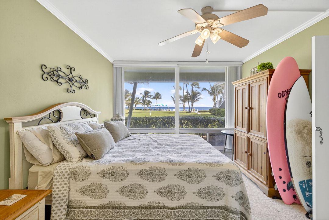 For Sale: $458,000 (2 beds, 2 baths, 850 Square Feet)