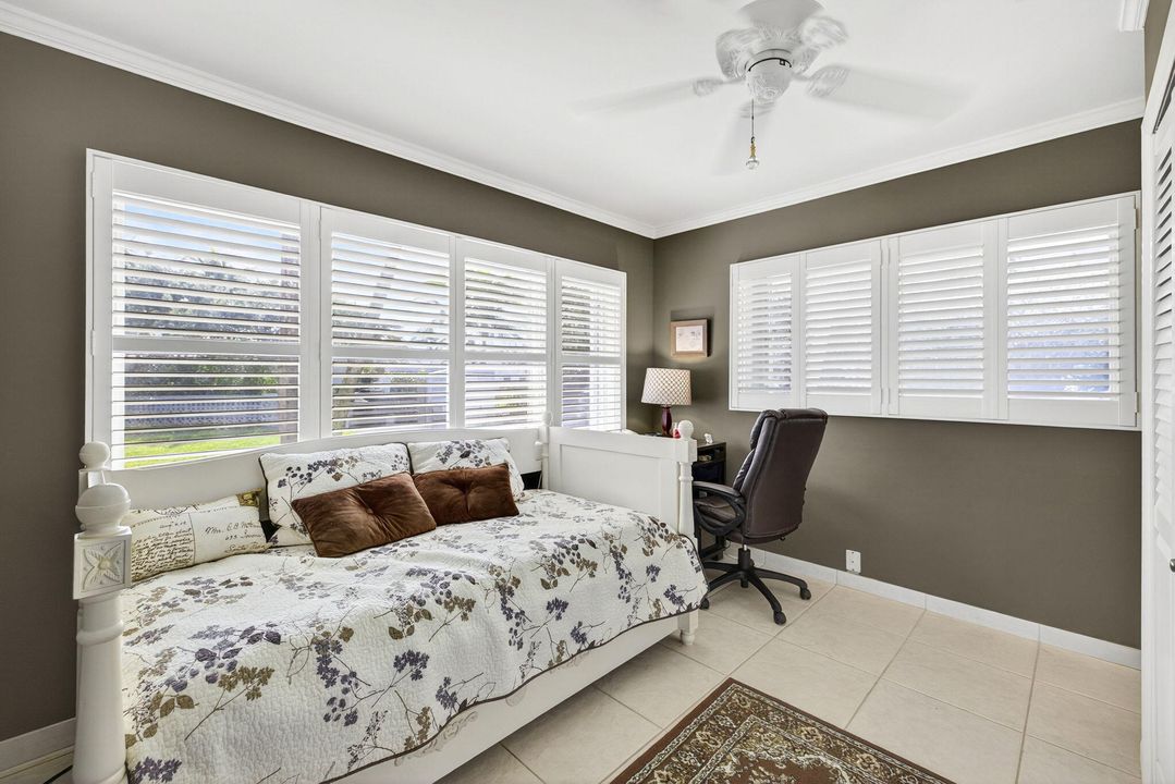 For Sale: $458,000 (2 beds, 2 baths, 850 Square Feet)