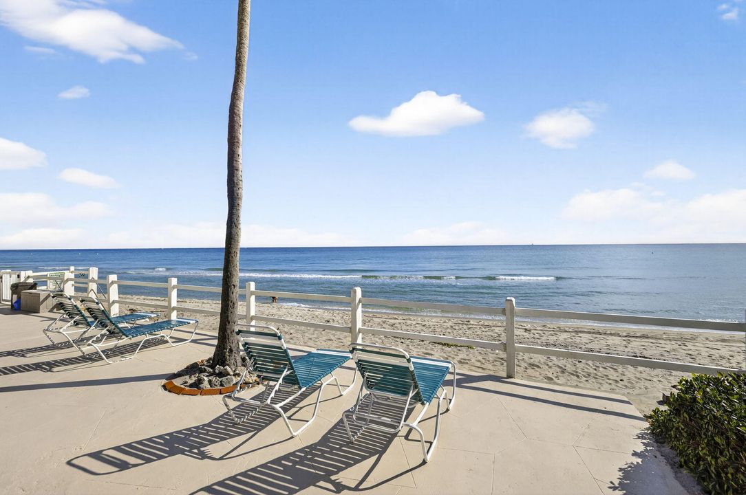 For Sale: $458,000 (2 beds, 2 baths, 850 Square Feet)