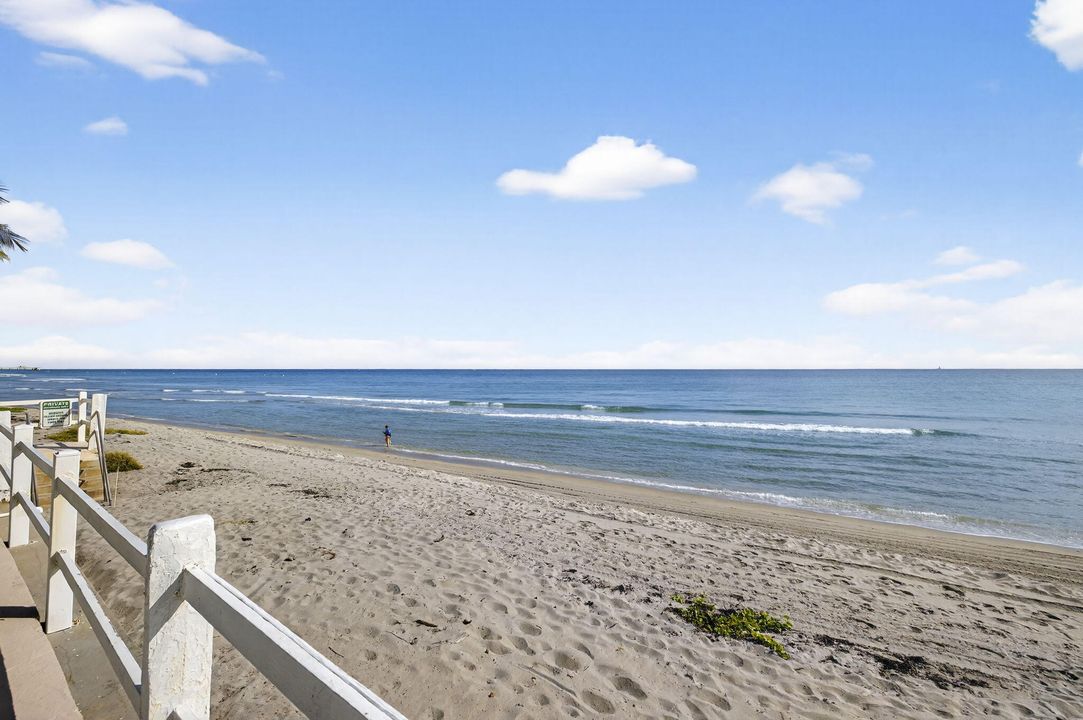 For Sale: $458,000 (2 beds, 2 baths, 850 Square Feet)