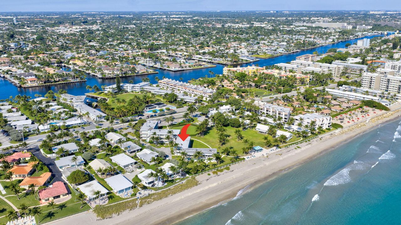 For Sale: $458,000 (2 beds, 2 baths, 850 Square Feet)