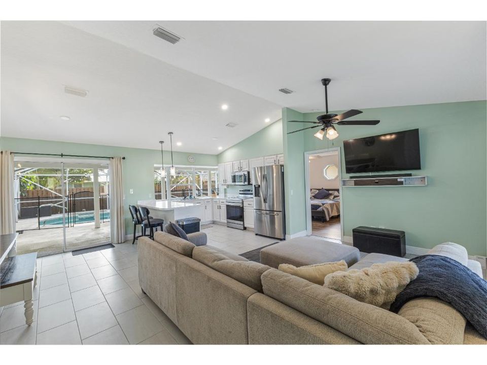 For Sale: $439,900 (3 beds, 2 baths, 1342 Square Feet)